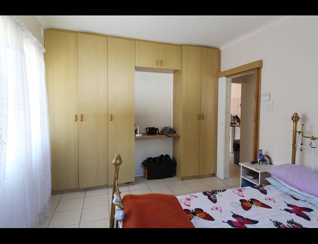 2 BEDROOM APARTMENT BLOCK TO LET IN KLEINMOND CENTRAL